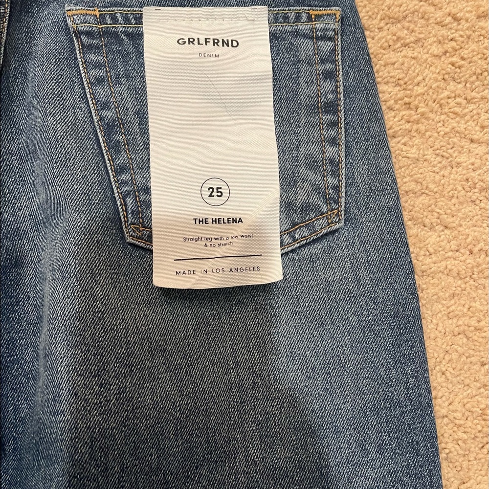 Brand New. Helena Grlfrnd Jeans. Size 25. Cropped